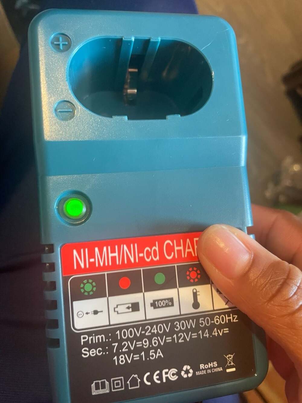 Ni-MH Ni-Cd Battery Charger For PA14 PA18 6010D 6261D